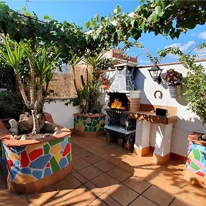 https://atico-con-terraza-barbacoa-airport-barcelona.top-hotels-tarragona.com